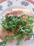 Speckpfannekuchen mit Rucola